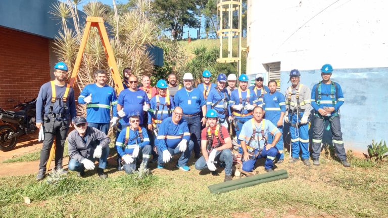 SAAE SÃO CARLOS PROMOVE TREINAMENTO DE SEGURANÇA EM TRABALHO EM ALTURA PARA SERVIDORES