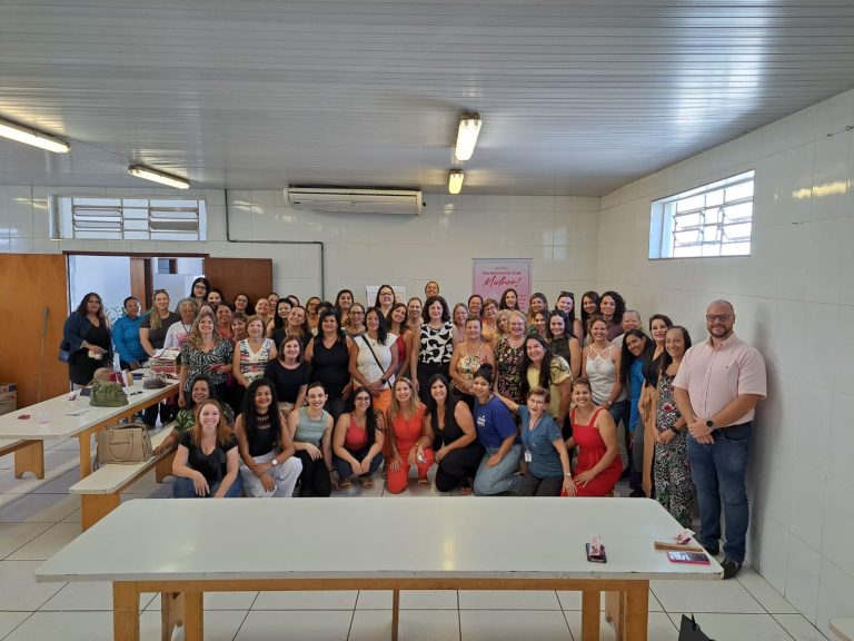 SAAE PRESTA HOMENAGEM A SERVIDORAS PELO DIA DA MULHER