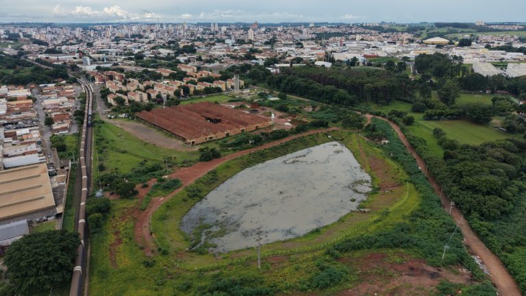 DOIS TEMPORAIS, A MESMA DATA E IMPACTOS DISTINTOS NA DRENAGEM URBANA DE SÃO CARLOS